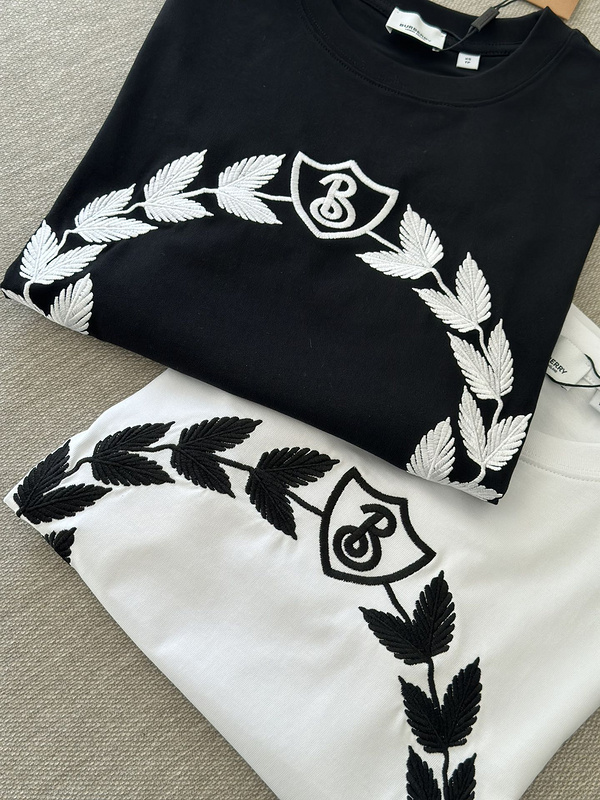 Футболка Burberry Beautiful Wreath Print "Black" фото № 4