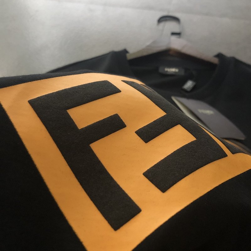 Футболка Fendi With Big Yellow Logo "Black" фото № 3
