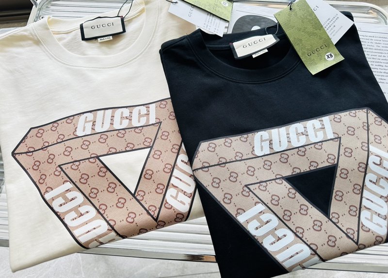 Футболка Gucci Triangle With An Inscription - Print "Black" фото № 2