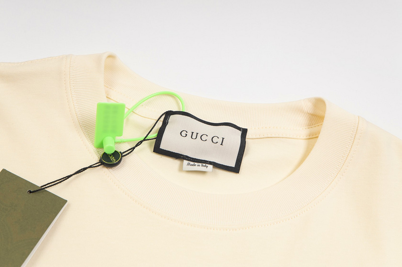 Футболка Gucci Graffitti Logo "Beige" фото № 4