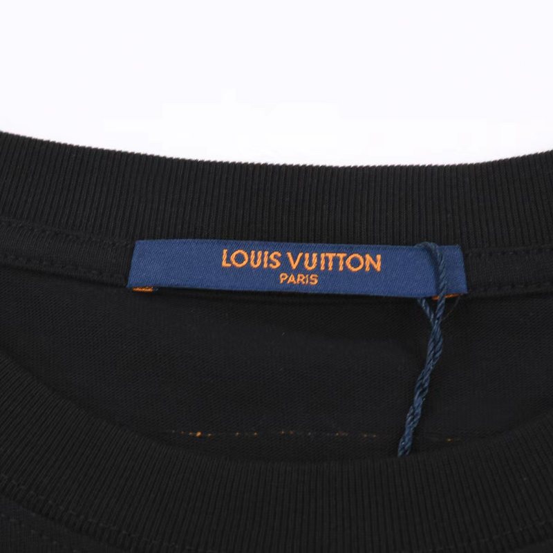 Футболка Louis Vuitton With An Unusual Shape Of Letters "Black" фото № 2