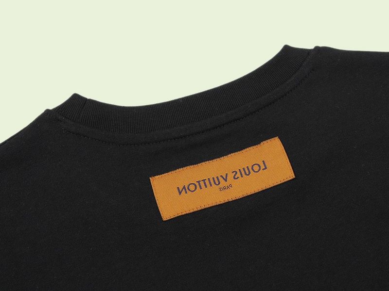 Футболка Louis Vuitton With Red Text Logo "Black" фото № 3