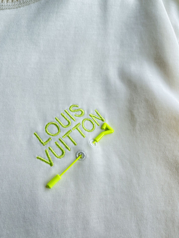 Футболка Louis Vuitton Solid Color With A Hole "White" фото № 5