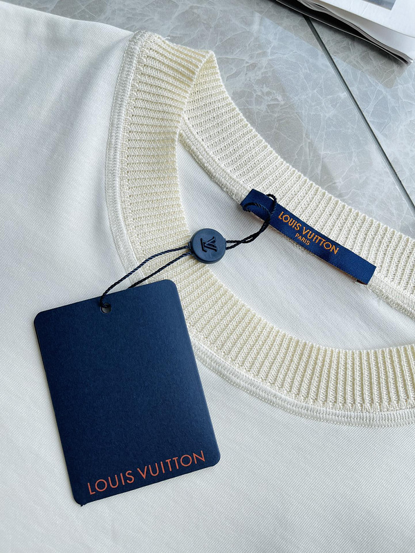 Футболка Louis Vuitton Solid Color With A Hole "White" фото № 7