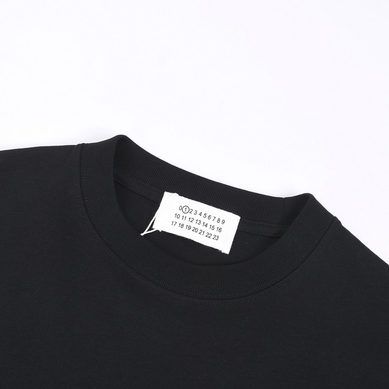 Футболка Margiela Logo Name From Pieces "Black" фото № 2