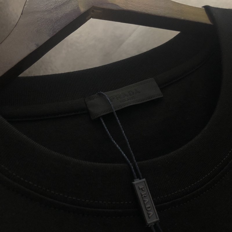 Футболка Prada With Brand Badge On The Pocket "Black" фото № 4