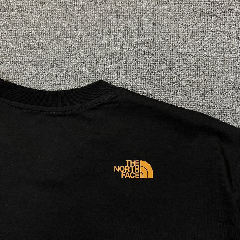 Футболка The North Face Top "Black" фото № 5