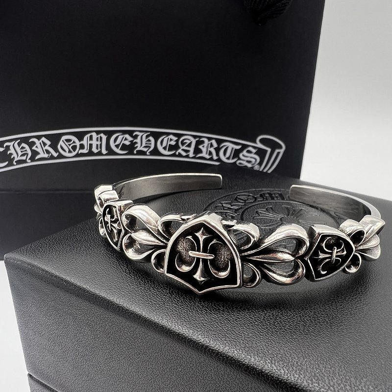 Браслет Chrome Hearts Open-End With Coat Of Arms "Silver" фото № 2