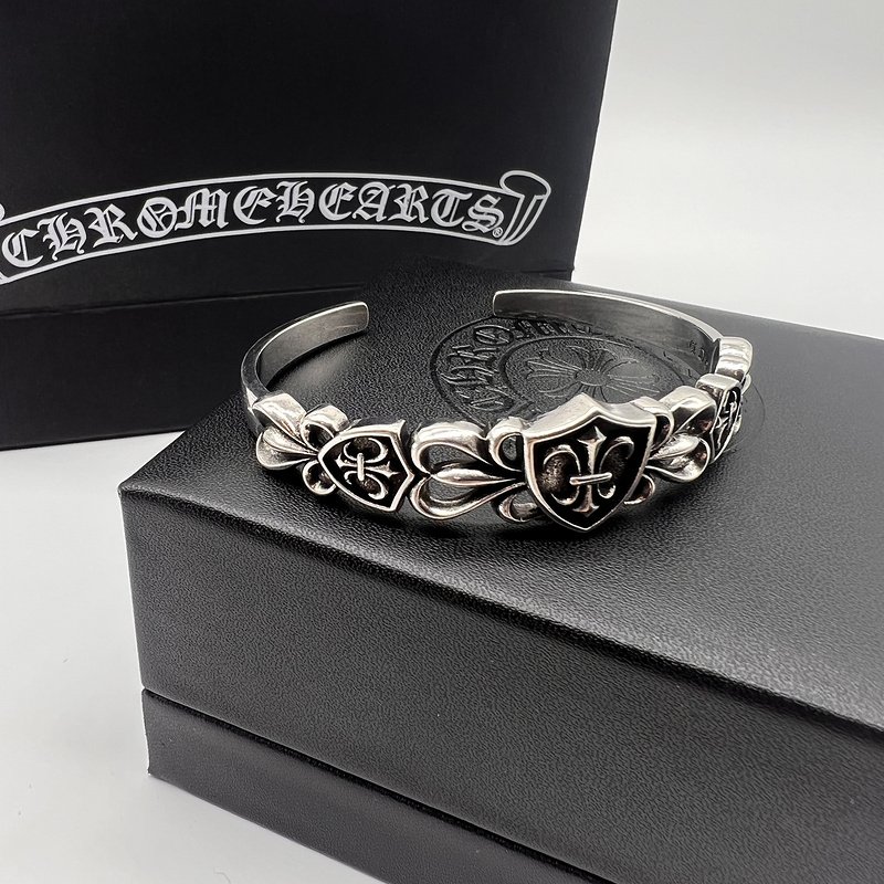 Браслет Chrome Hearts Open-End With Coat Of Arms "Silver" фото № 3