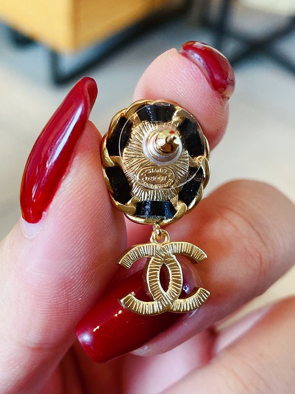 Серьги Chanel Logo Symbol Under Pearl "Gold" фото № 7