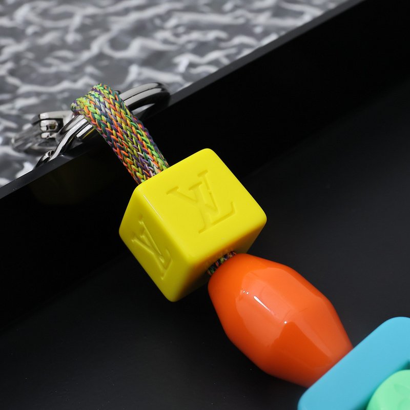 Брелок для ключей Louis Vuitton Colorful Letters And Symbols "Silver" фото № 3