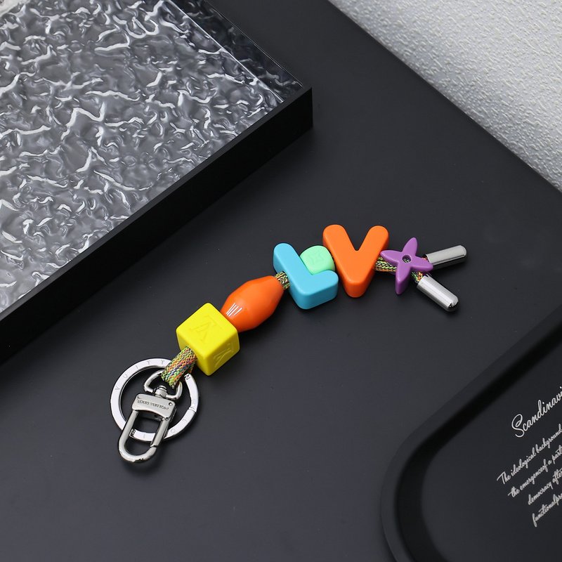 Брелок для ключей Louis Vuitton Colorful Letters And Symbols "Silver" фото № 7