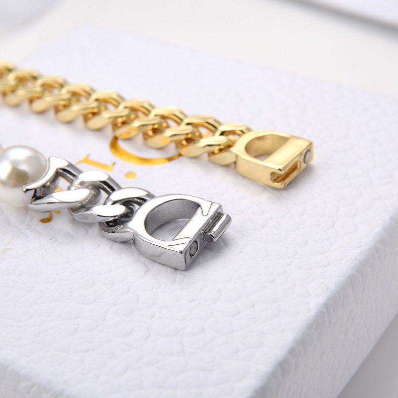 Ожерелье Dior Pearl And Logo Decorated - Divided Into Segments "Gold" фото № 2