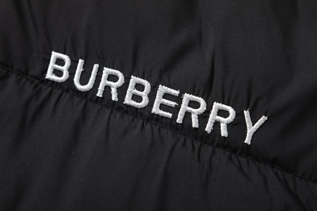 Пуховик Burberry Essential Logo "Black" фото № 4