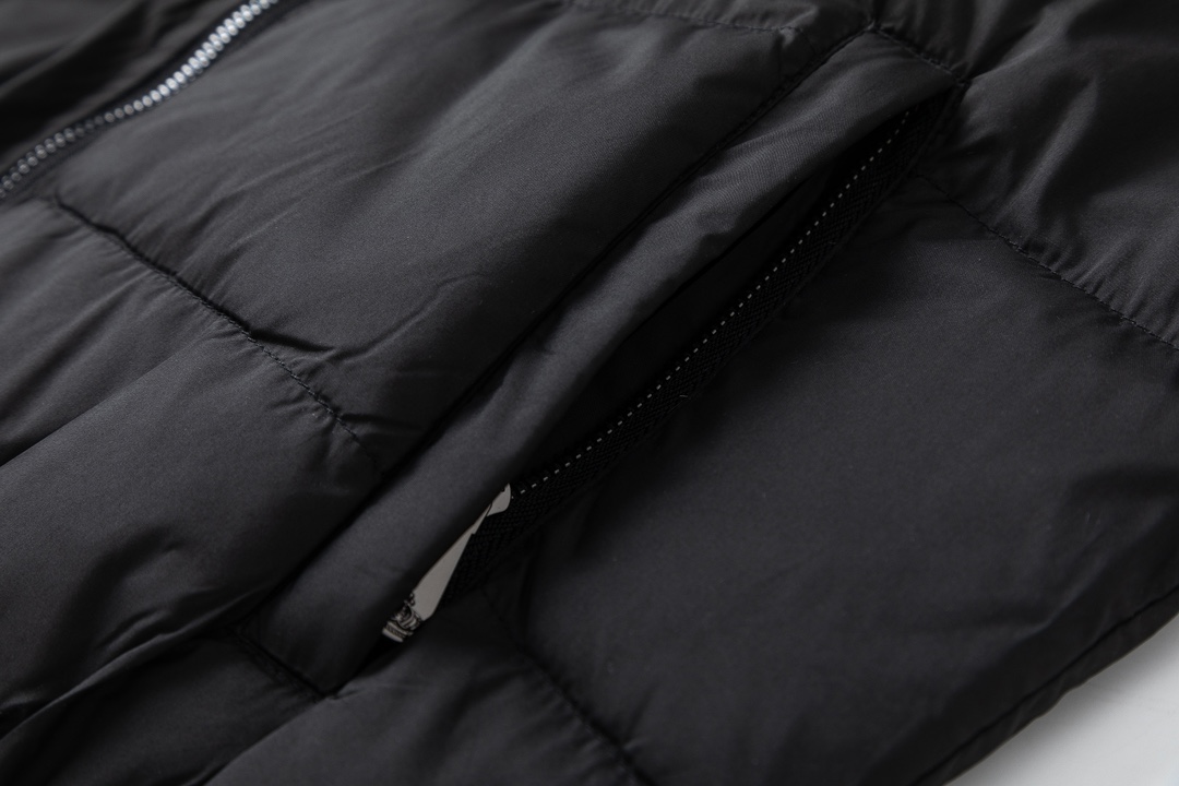 Пуховик Burberry Essential Logo "Black" фото № 5