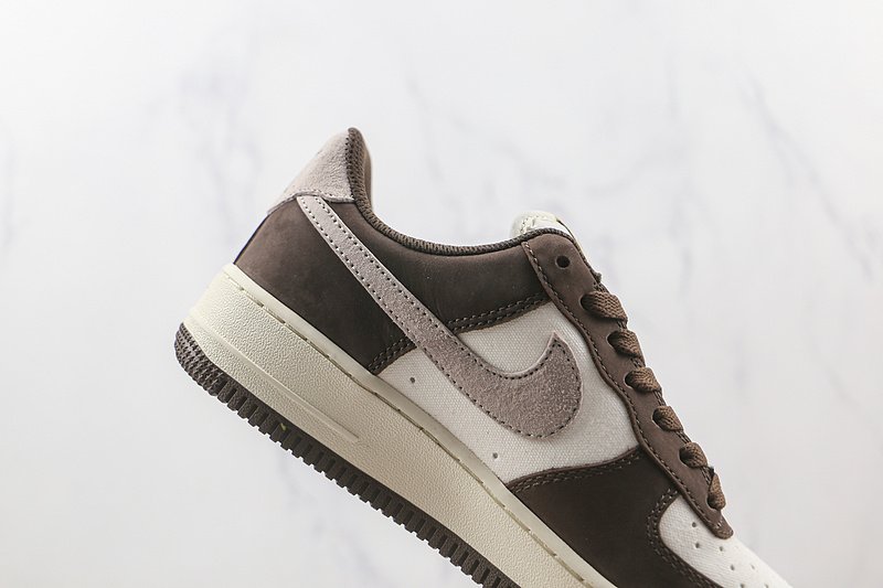 Nike Air Force 1 07 Low "White/Mocha/Brown" фото № 4