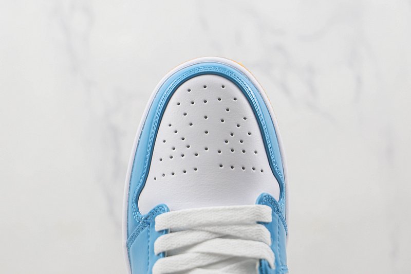 Air Jordan 1 Low SE "Barcelona Cyber Teal" фото № 3