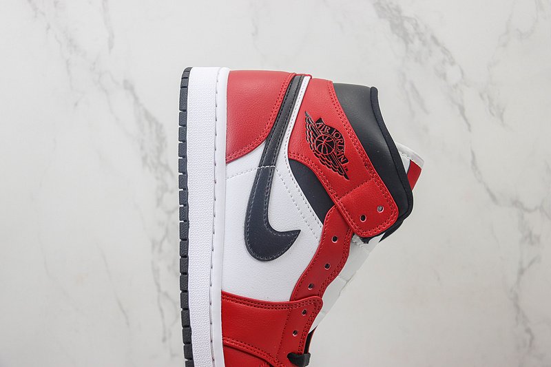 Air Jordan 1 Mid "Chicago/Black Toe" фото № 3