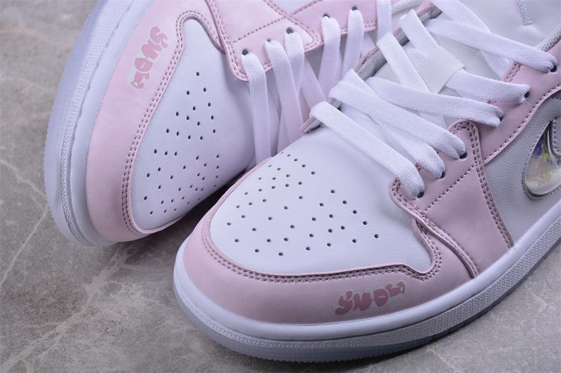 Air Jordan 1 Low SE "Pink/Glitter Swoosh" фото № 3