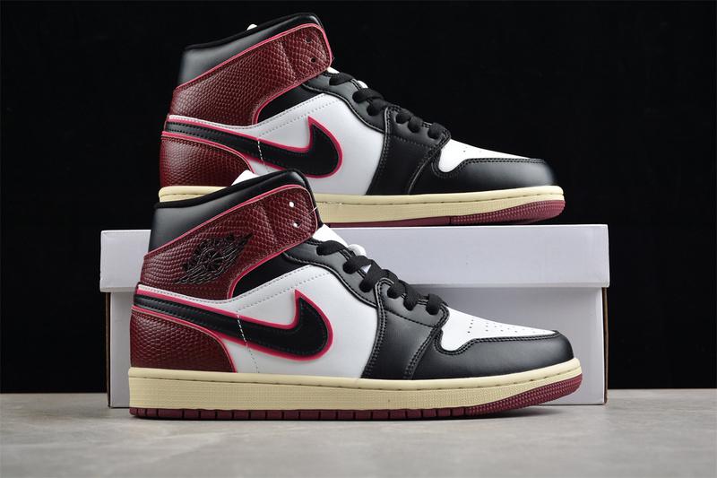 Air Jordan 1 Mid SE "Bordeaux" фото № 5