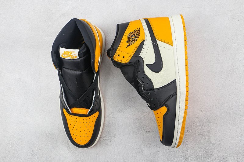 Air Jordan 1 High OG "Yellow Toe" фото № 7