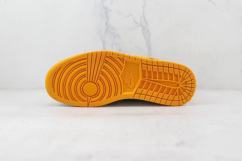Air Jordan 1 High OG "Yellow Toe" фото № 8