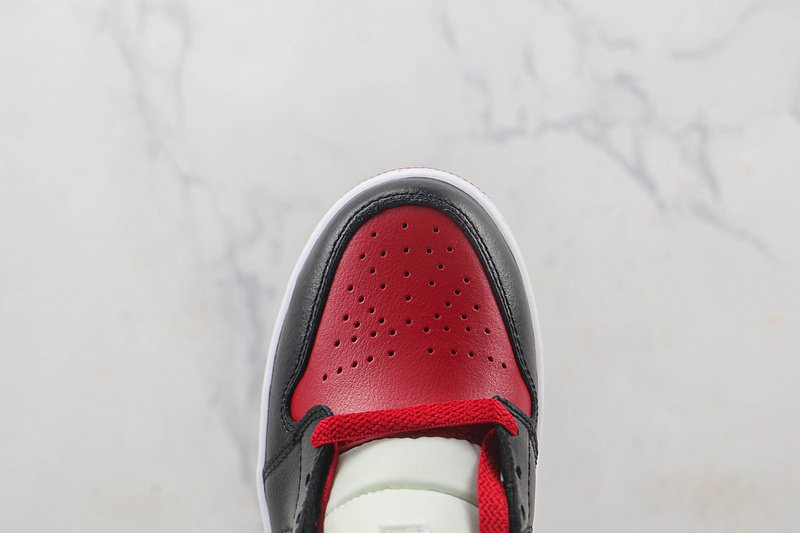 Air Jordan 1 Mid Alternate Bred Toe "Red/Black" фото № 3