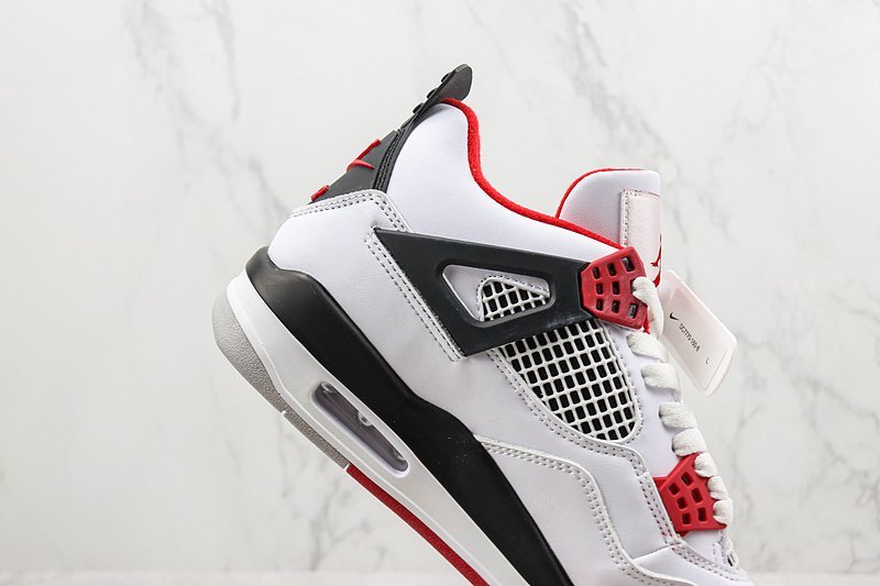 Air Jordan 4 "Fire Red" фото № 4