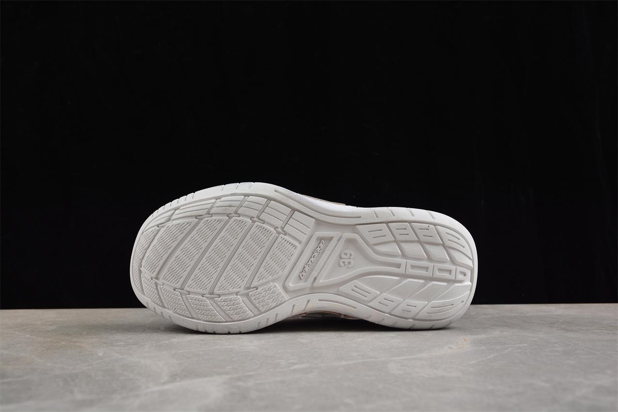 Balenciaga Hamptons Worn Out "White/Black/Brown" фото № 4