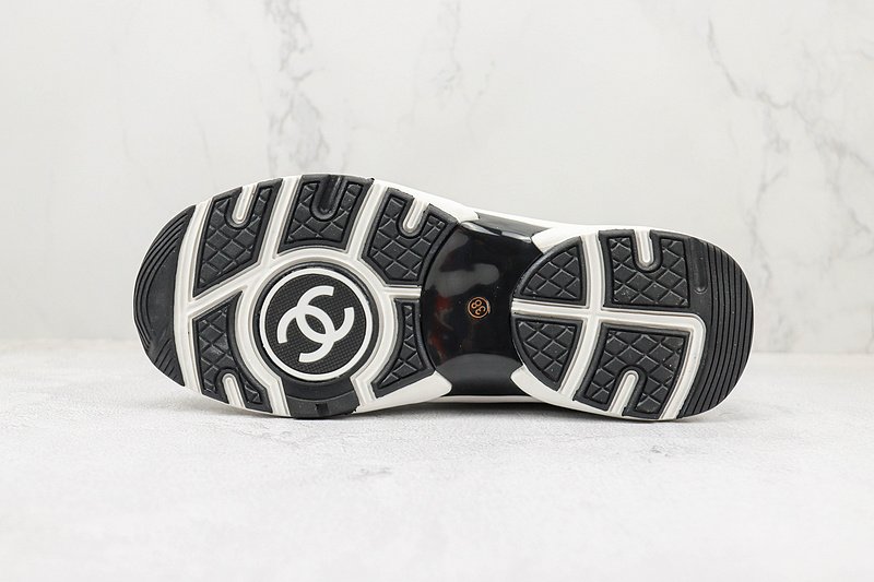 Chanel Low Top Trainer CC "White/Black" фото № 9