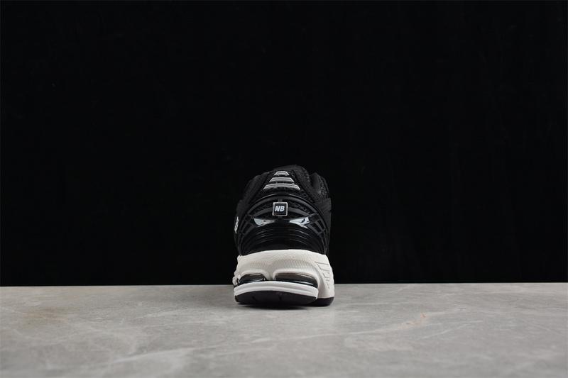 New Balance 1906R "Black/White" фото № 2