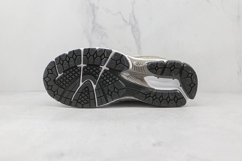 N.Hoolywood x New Balance 2002R "Invincible" фото № 8