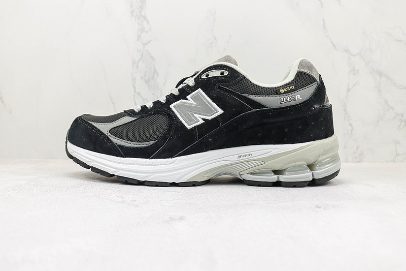New Balance 2002R "Black/White" фото № 2