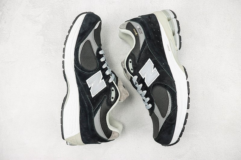 New Balance 2002R "Black/White" фото № 7