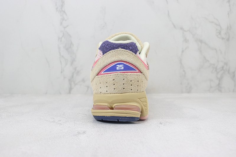 Hype DC x New Balance 2002R "Native Dynamics" фото № 9