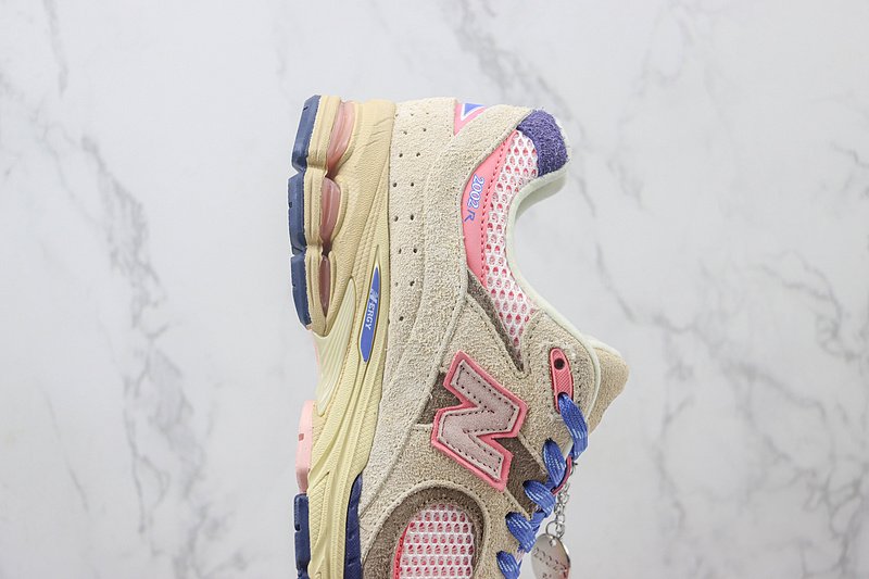 Hype DC x New Balance 2002R "Native Dynamics" фото № 3