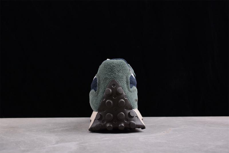 New Balance 327 "Midnight Green Outerspace" фото № 5