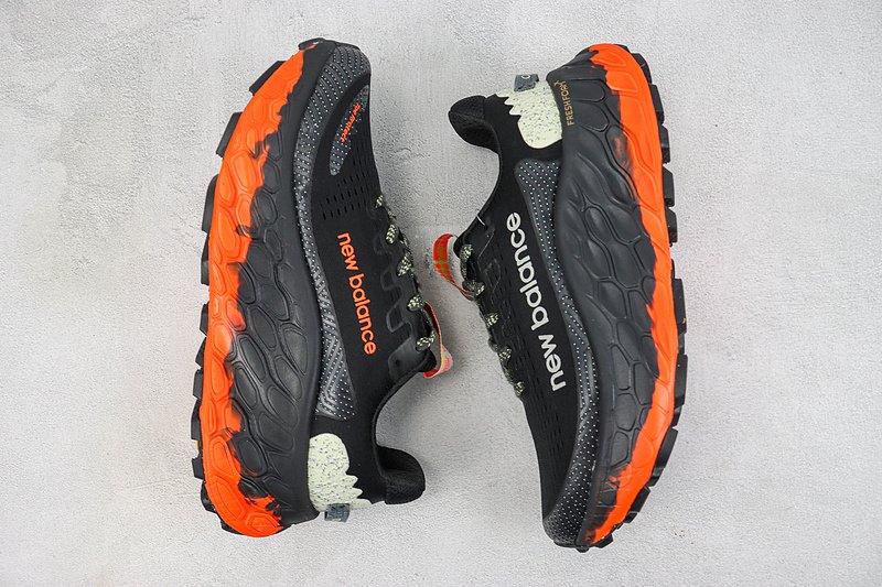 New Balance Fresh Foam X More Trail V3 "Black/Orange/White" фото № 7
