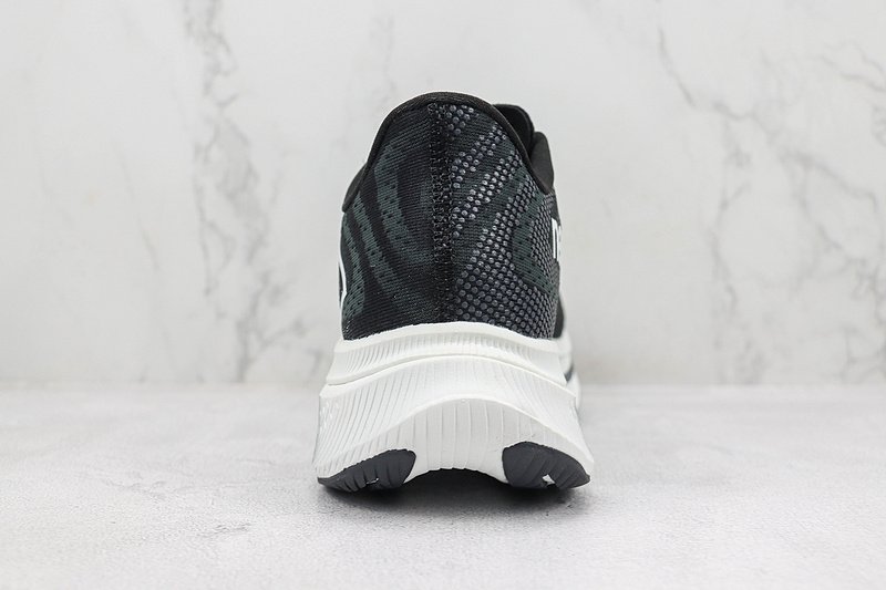 New Balance FuelCell RC Elite V3 "Black/White" фото № 9