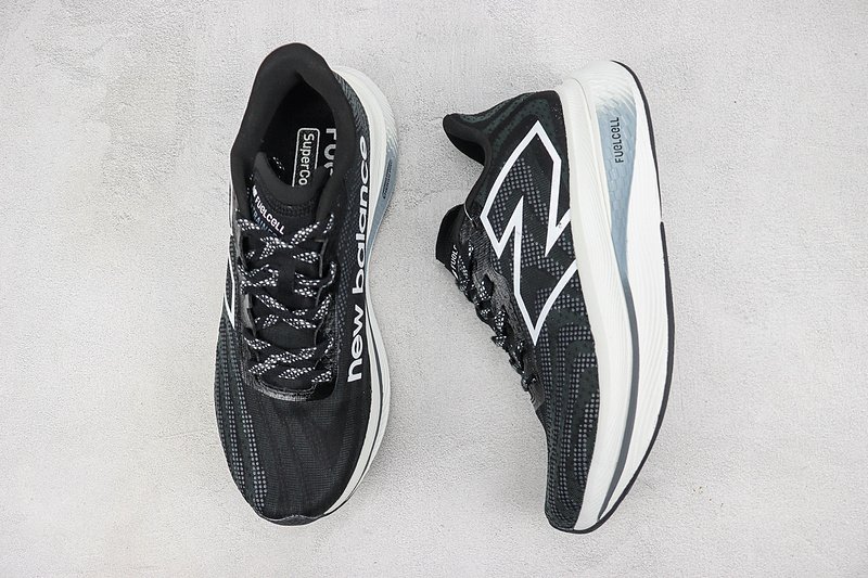 New Balance FuelCell RC Elite V3 "Black/White" фото № 6