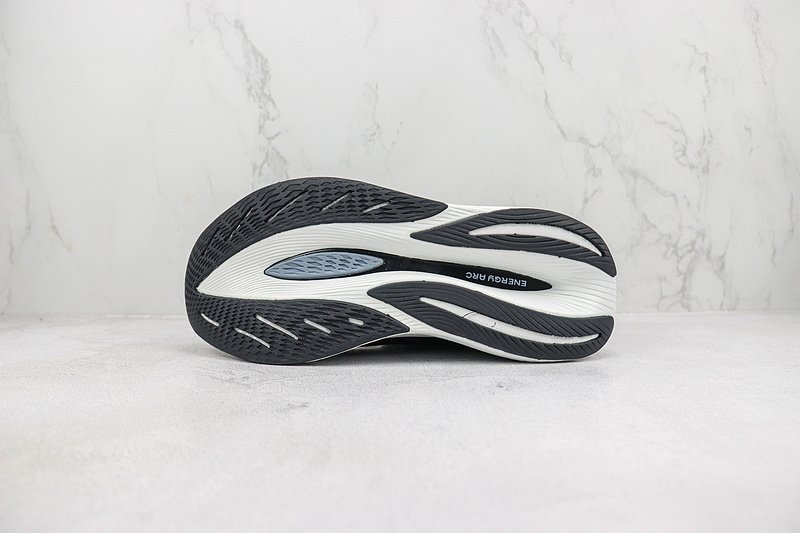 New Balance FuelCell RC Elite V3 "Black/White" фото № 8