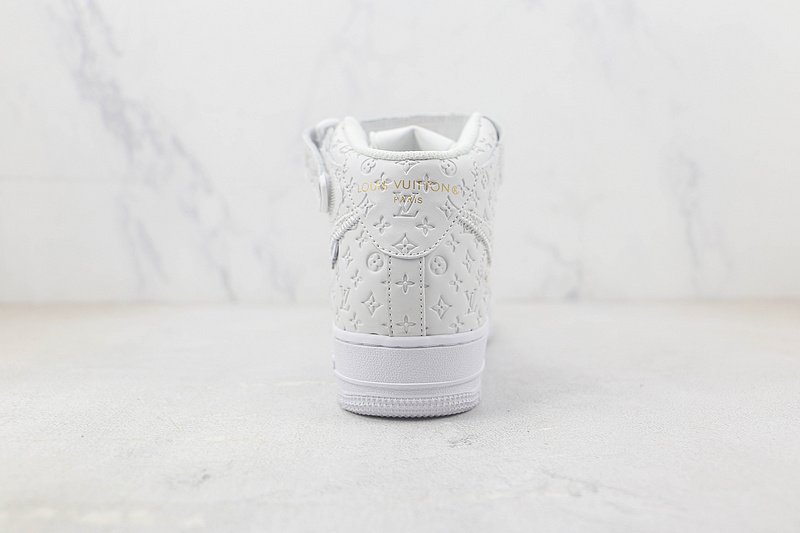 Louis Vuitton x Nike Air Force 1 Mid "White Monogram" фото № 9