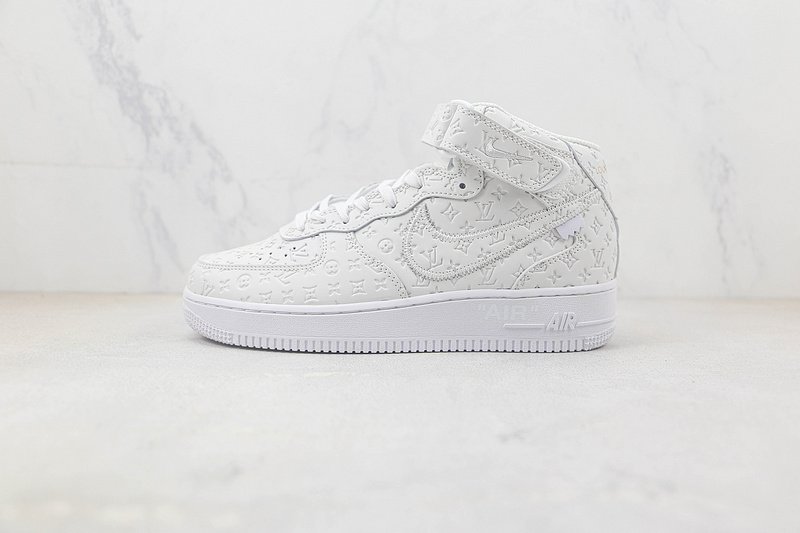 Louis Vuitton x Nike Air Force 1 Mid "White Monogram" фото № 2