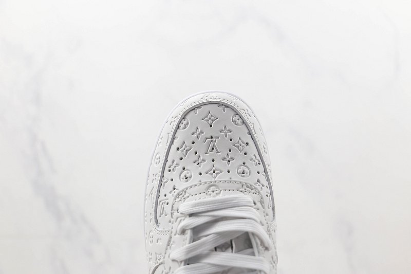 Louis Vuitton x Nike Air Force 1 Mid "White Monogram" фото № 4
