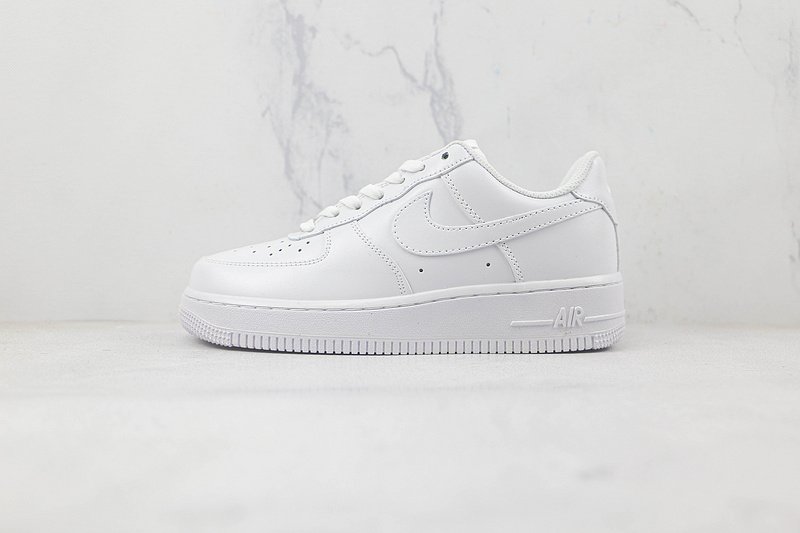 Nike Air Force 1 Low "Triple White/Luminous" фото № 2