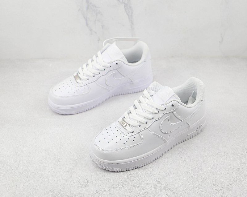 Nike Air Force 1 Low "Triple White/Luminous" фото № 5