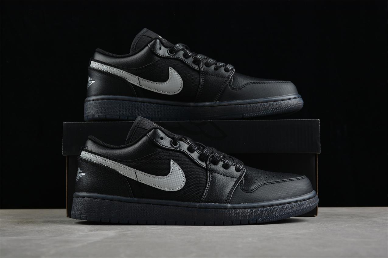 Nike Air Jordan 1 Low "Black" фото № 9