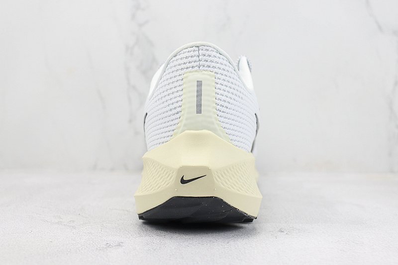 Nike Air Zoom Pegasus 40 "White/Light Yellow" фото № 9