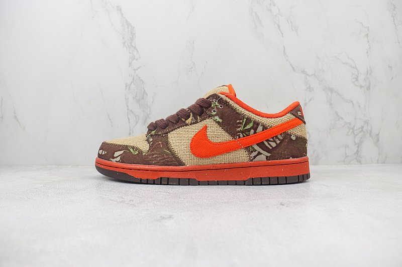 Reese Forbes x Nike Dunk Low "Hunter" фото № 2