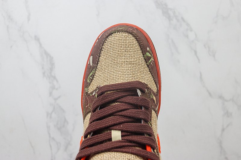 Reese Forbes x Nike Dunk Low "Hunter" фото № 4